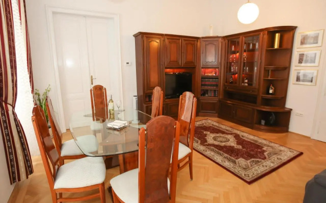 Apartments Opera