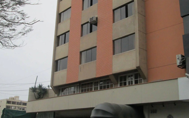 Suites Real Hotel