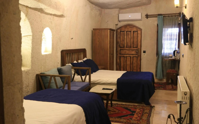 Mysterious Cave Suites