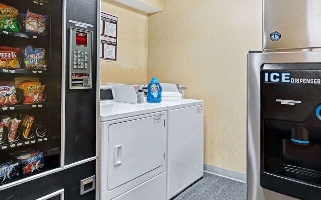 Baymont Inn & Suites Indianapolis