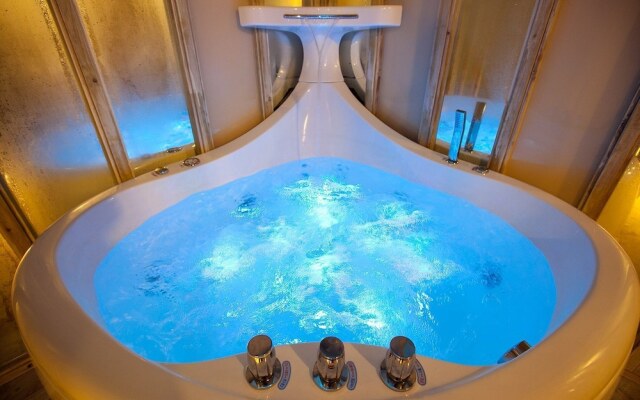 Albescent Pool Villa
