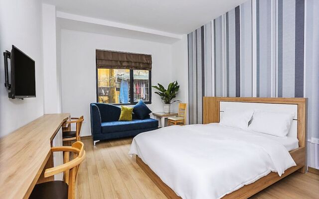 Amazing NYT Home Balcony Cozy Studio