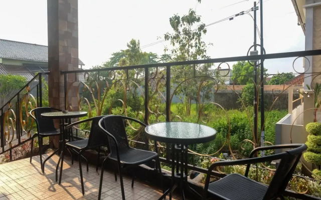 Urbanview Grand Lotus Hotel by RedDoorz