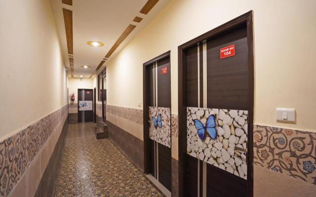 Qlark White Palace by OYO Rooms