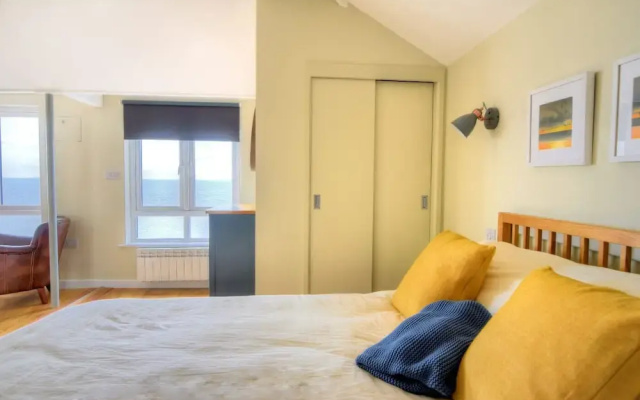 3 Beach Way House