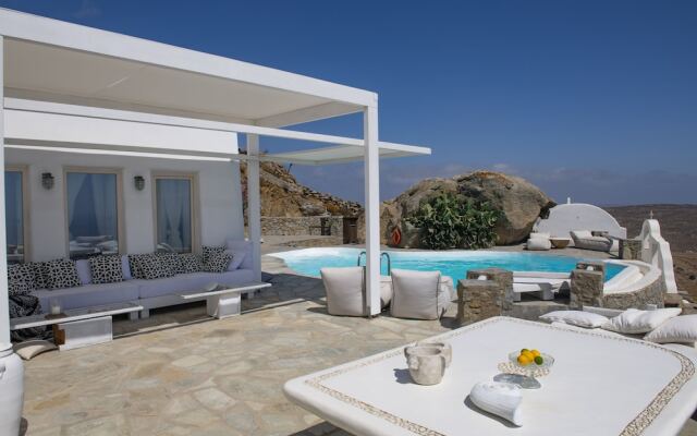 Mykonos Teatro Suites and Villa
