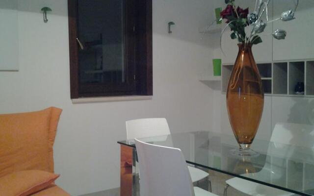 Bilocale Con Terrazzo