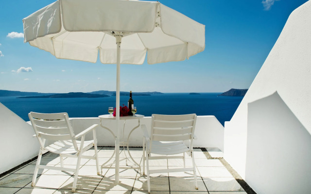 Nikos Villas