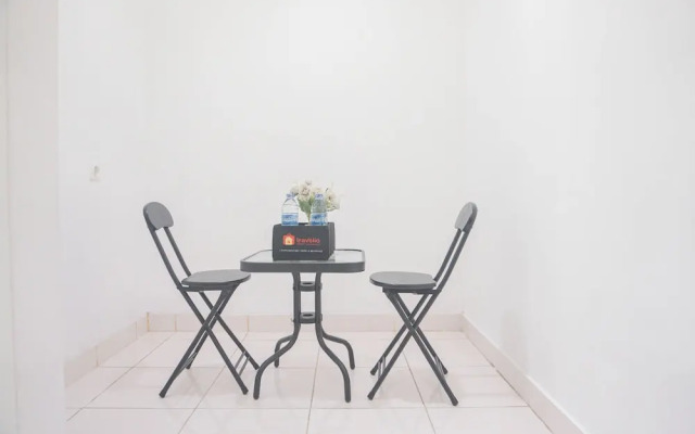 Cozy Living 1BR at Sentul Tower Apartment