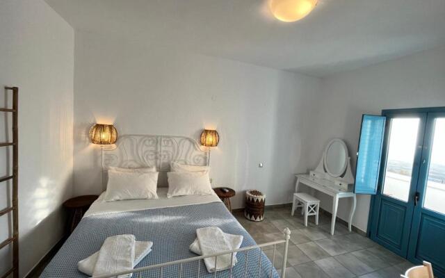 Sunset Paradise Oia Apartments