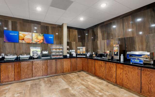 Comfort Suites West Monroe near Ike Hamilton Expo Center