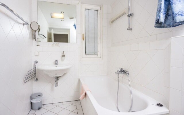 Ruhiges Apartment mit Balkon #r26