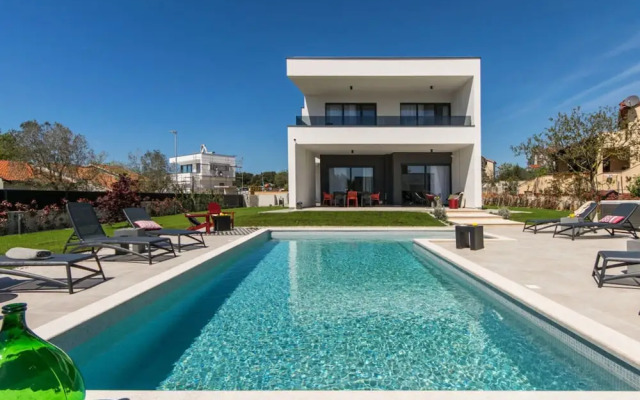 Zen Comfortable Holiday Residence