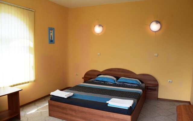 Sunny House Hotel