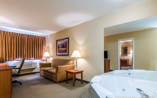 Super 8 by Wyndham Cozad