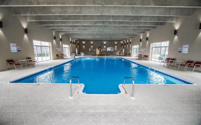 Surreys Grand Crowne Resort