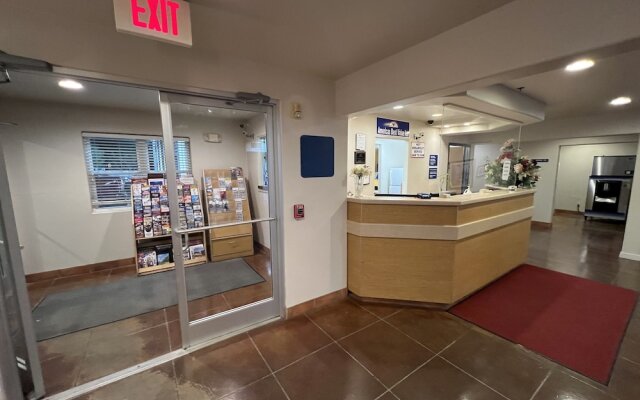 Microtel Inn & Suites