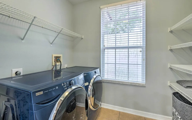 15 Mi to Disney: Kissimmee Townhome w/ Patio