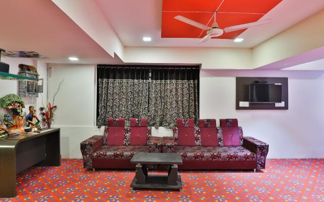 OYO 22477 Hotel Blue Moon