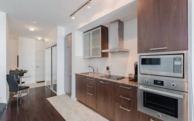 Noel Suites - York and Harbour St.