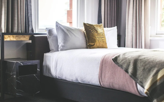Clarence Hotel