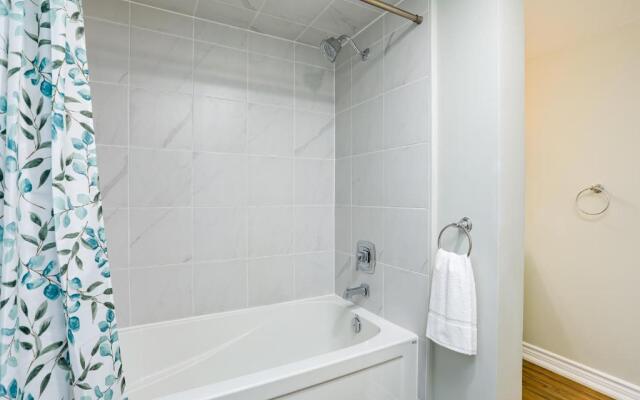 Wintergreen Retreat with Private Sauna & Patio 82291