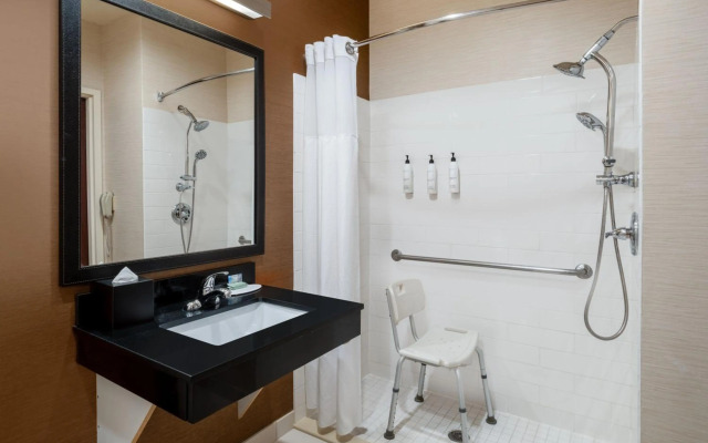 Fairfield Inn and Suites by Marriott Denver Aurora/ Medical Center