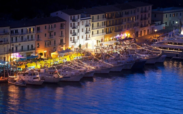 Yatch Suite Porto Santo Stefano