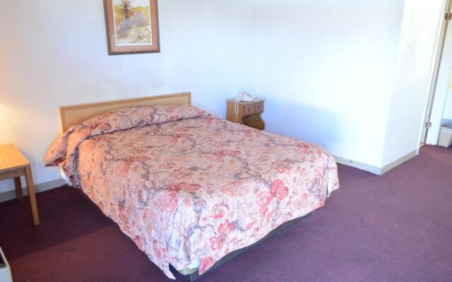 C & M Motel