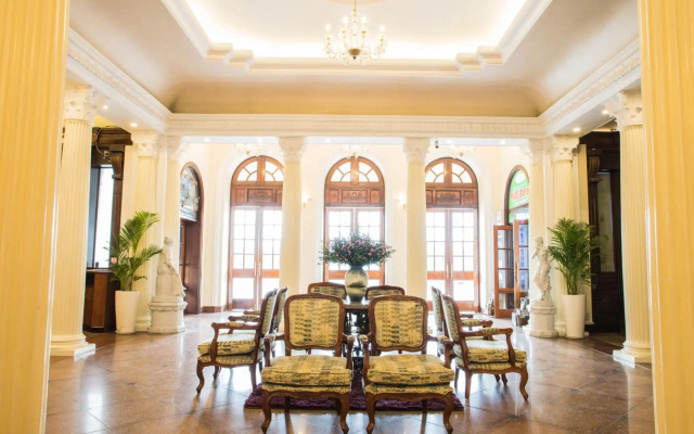 Riverside Hotel