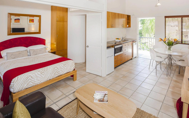 Julians Apartments