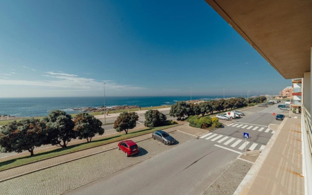 Grand Modern Seaside With View
