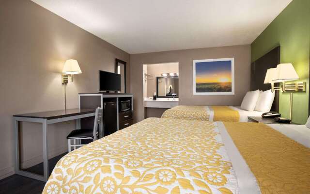 Days Inn by Wyndham Hardeeville/ I-95 State Line