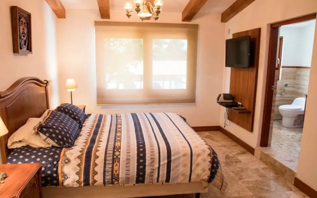 Luxury Guayllabamba House Gym Jacuzzi Parking Pool Wifi