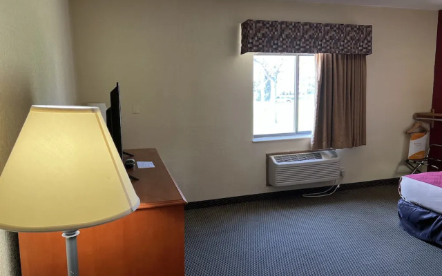 Express Inn & Suites