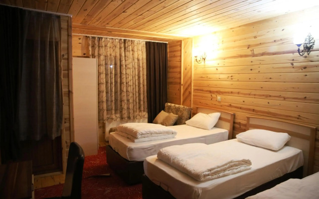 Yedigoller Hotel & Restaurant