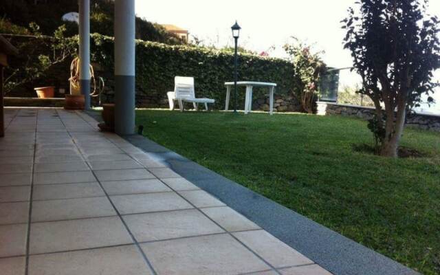 Lovely Sea View 3-bed House in p Delgada, Madeira