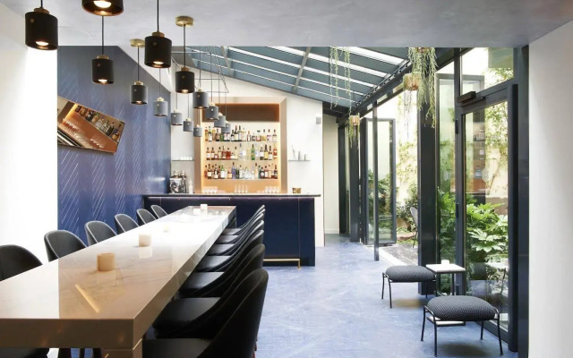 Perpetual Élysée Montaigne