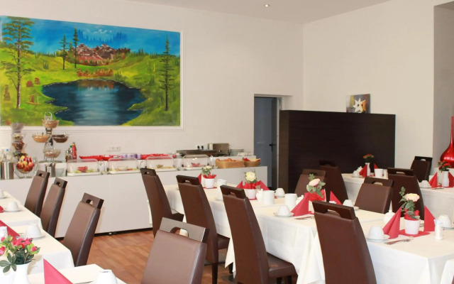 Hotel Aariana