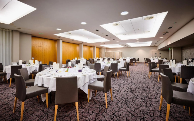 Stirling Court Hotel
