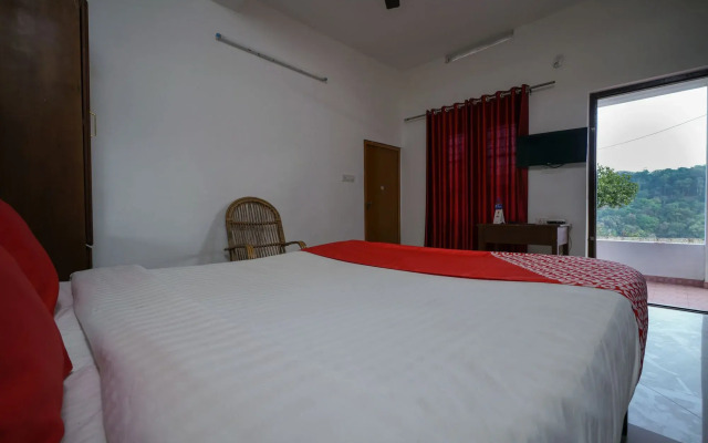 OYO 11493 Hotel Misty Valley