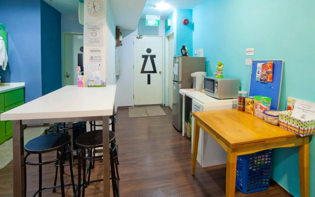 Burrow Hostel @ Smith