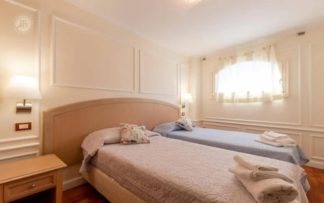 Villa Paradise-sleeps 20-pool-sea Views-pets