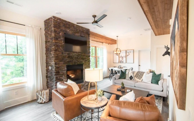 Blue Ridge at Main and Pine