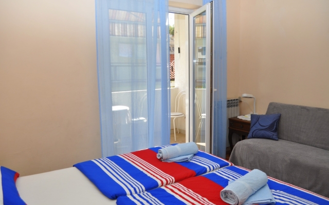 Room Ljuba - 130 meter from sea R7 Makarska, Riviera Makarska