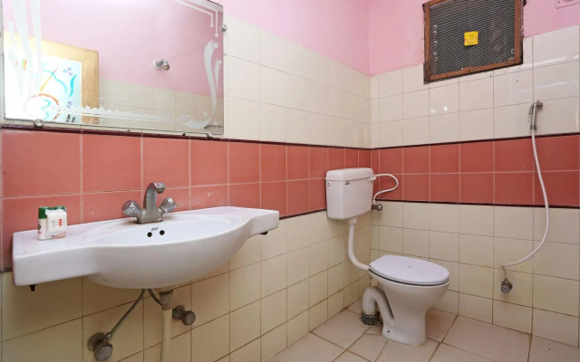 Capital O 6077 Hotel Ashraya