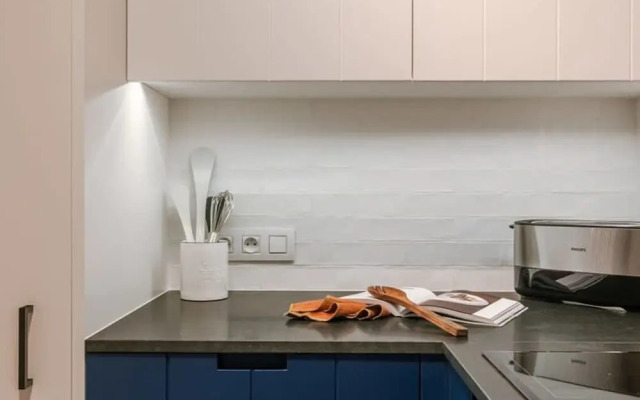 Spacious Apartment With Parking on Prime Location