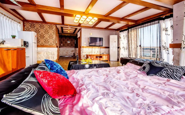 Aewol Badatgaap Guest House