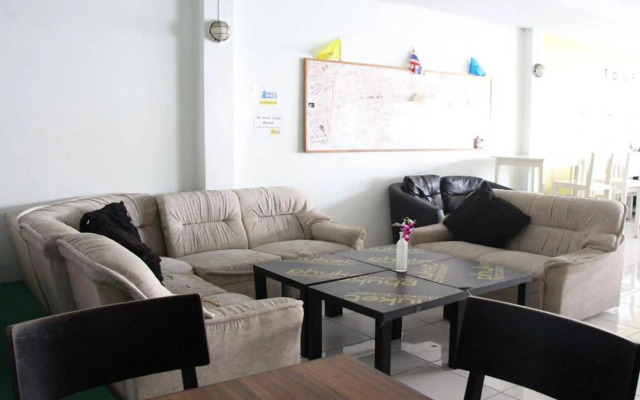 OYO 1054 Phuket Backpacker Hostel