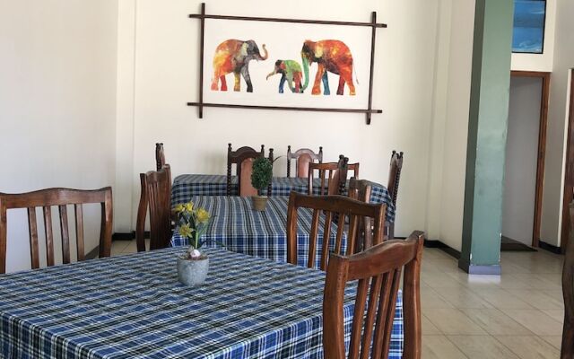 Dasu's Restaurant & Villa